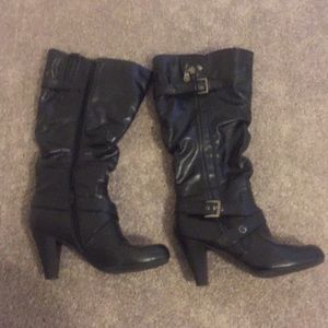Black guess boots